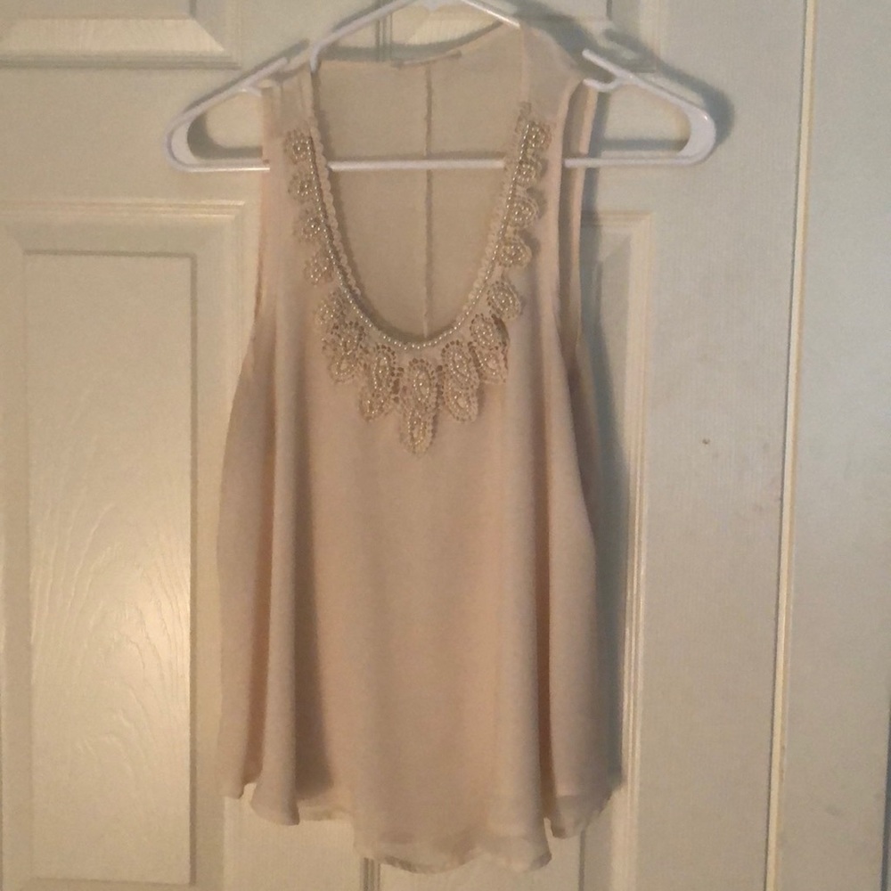 Lush Cream Tank w Collar Design; size s